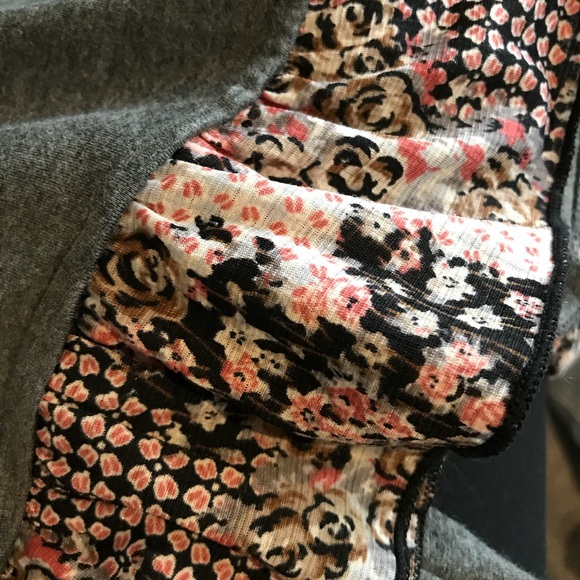 Easel tunic with ruffle detail - Picture 4 of 5